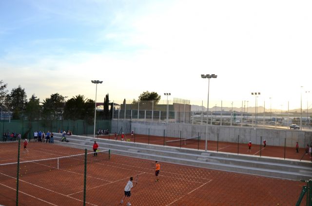El Polideportivo de Águilas cuenta ya con dos pistas de tenis de tierra batida y un nuevo acceso en su parte norte - 3, Foto 3