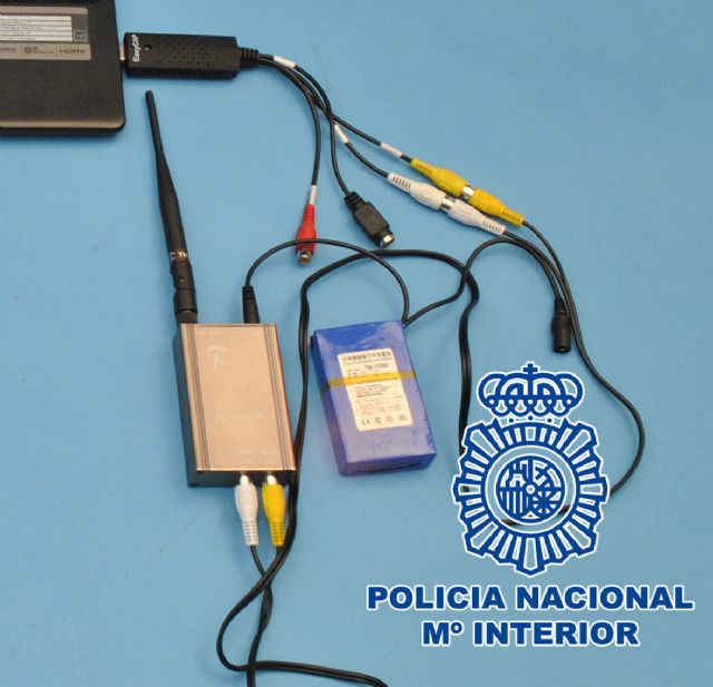 Desmantelado un grupo organizado dedicado a facilitar los aprobados en los exámenes de tráfico - 2, Foto 2