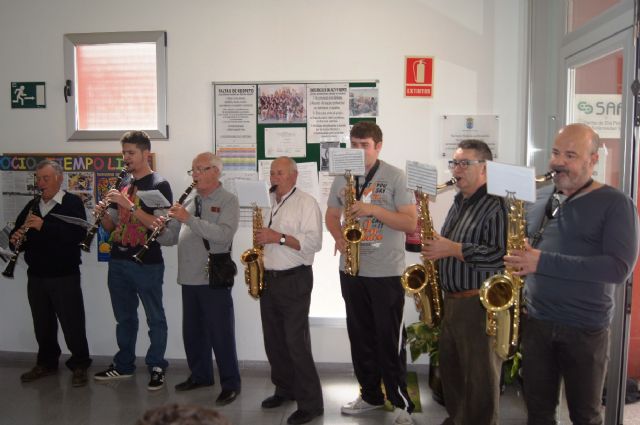 La Orquesta de La Dolorosa ofrece un mini-concierto a los usuarios del Centro de Día de Personas con Enfermedad Mental y Centro Ocupacional José Moyá Trilla, Foto 5