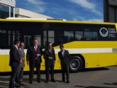 Bernab aplaude la nueva imagen y la renovacin de la flota de autobuses de LAT
