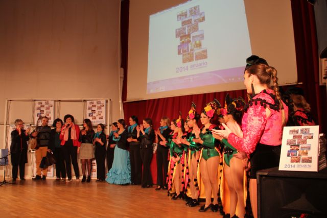 Puerto Lumbreras presenta su Anuario 2014 con la Asociación de Baile Riá Pitá y la poeta Carmen Martínez - 2, Foto 2