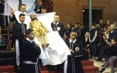 Cientos de personas asisten al Santo Desenclavamiento en Viernes Santo en Lorqu