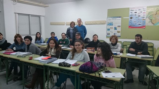 La Universidad Popular introduce cursos  de preparación para la Función Pública y lenguaje de signos - 1, Foto 1