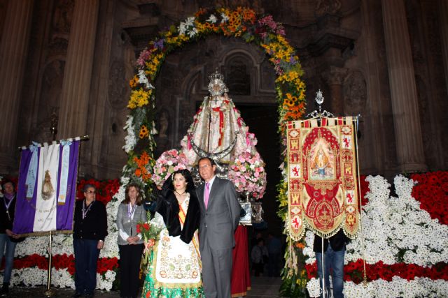 Los murcianos arropan a la Patrona con un manto de flores - 1, Foto 1