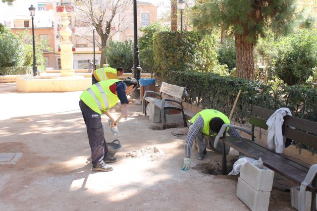 La Concejalía de Servicios se refuerza con una plantilla de ocho personas para trabajos de albañilería - 2, Foto 2