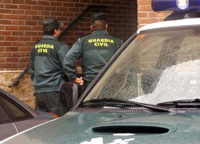 La Guardia Civil detiene a tres miembros de una familia por simulación de delito, robo, coacciones y allanamiento de morada - 3, Foto 3