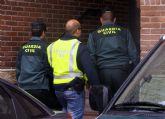La Guardia Civil detiene a tres miembros de una familia por simulacin de delito, robo, coacciones y allanamiento de morada