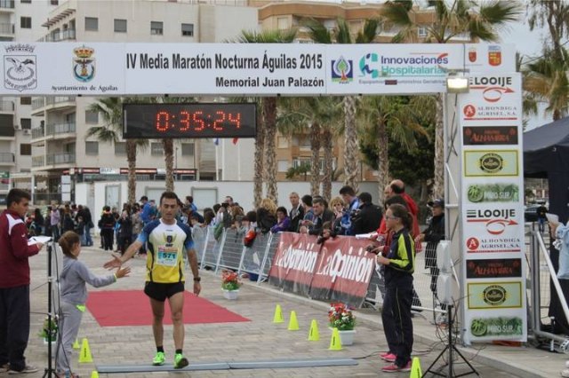 Atletas del Club Atletismo Totana participaron en la IV media maratn Nocturna y 10KM de Juan Palazn - 2