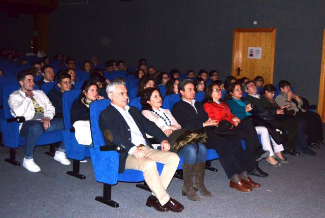 Gran éxito de la obra teatral representada por los alumnos del IES Villa de Alguazas - 1, Foto 1