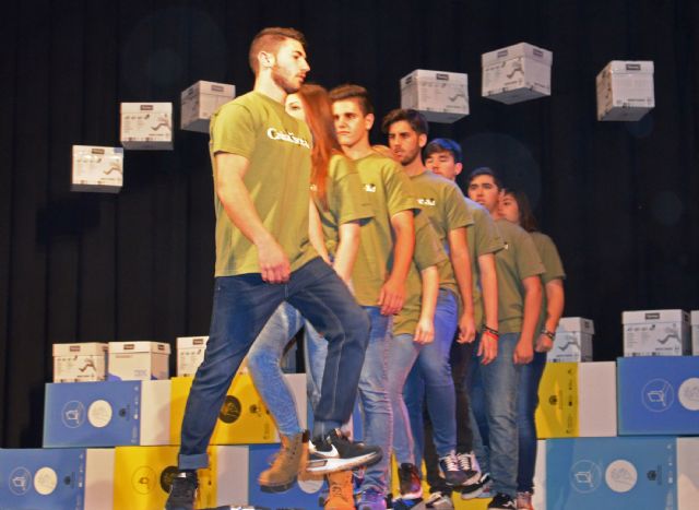 Gran éxito de la obra teatral representada por los alumnos del IES Villa de Alguazas - 4, Foto 4