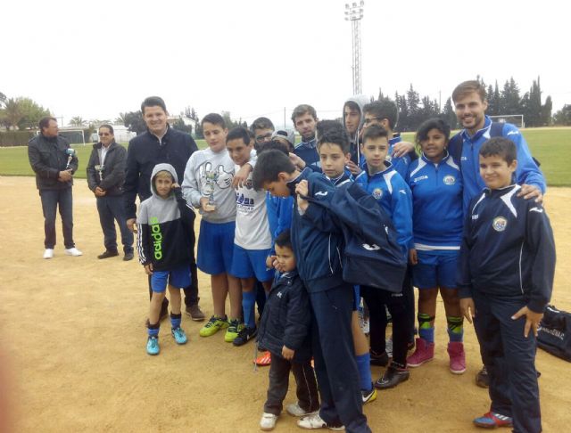 Gran éxito de participación en el torneo de fútbol de Semana Santa para equipos base - 4, Foto 4