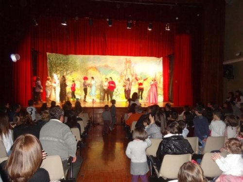 Éxito de la representación de la obra El Mago de Oz por parte de madres del CEIP Santiago, Foto 4