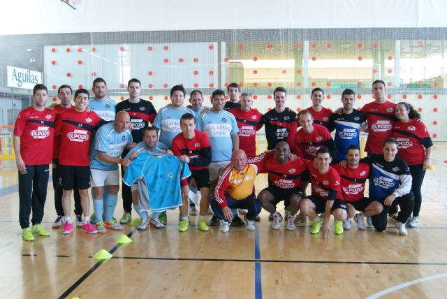 Los jugadores ElPozo Murcia FS realizan un clínic con la Escuela de Fútbol Sala de Águilas - 4, Foto 4