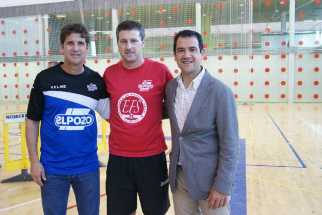 Los jugadores ElPozo Murcia FS realizan un clínic con la Escuela de Fútbol Sala de Águilas - 5, Foto 5