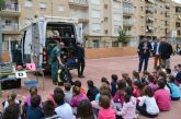 El colegio Mediterrneo acoge un taller de artrpodos y una exhibicin de la Guardia Civil