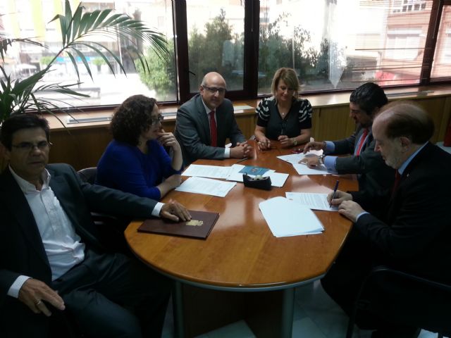 El Ayuntamiento firma con el Santander el préstamo de 22,5 millones de euros al 0,90% - 1, Foto 1