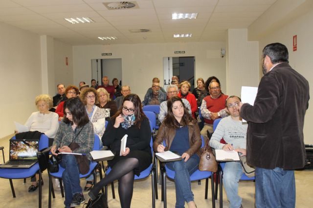 El concejal de Política Social presenta el programa de subvenciones impulsado por el Ayuntamiento para las asociaciones con fines sociales de Jumilla - 1, Foto 1