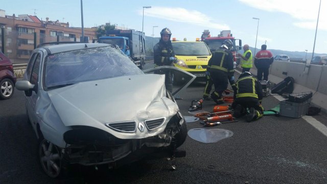 Bomberos del SEIS de Murcia intervienen en accidente ocurrido esta tarde en la A-30 - 1, Foto 1