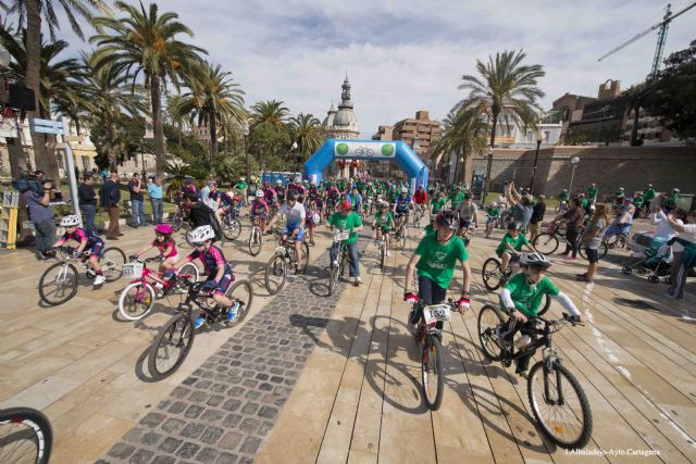 Cerca de tres mil personas se unieron al Día Mundial de la Bicicleta - 2, Foto 2