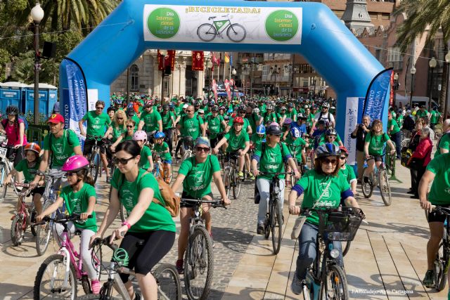 Cerca de tres mil personas se unieron al Día Mundial de la Bicicleta - 4, Foto 4