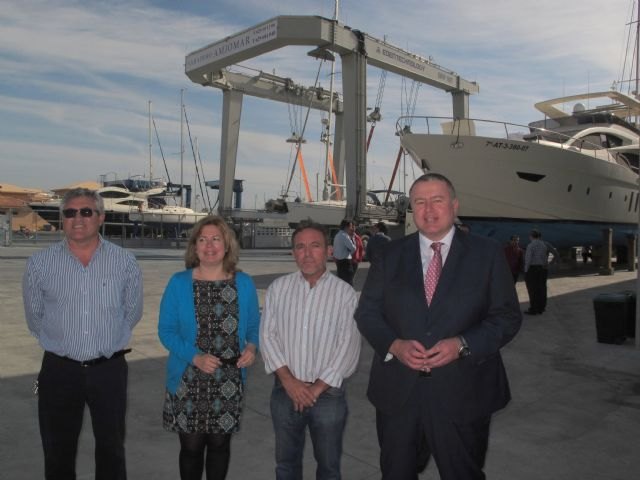Bernabé visita el nuevo varadero de San Pedro del Pinatar y destaca la aportación que supone para las instalaciones portuarias - 1, Foto 1