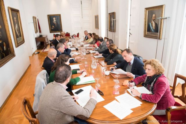 La Junta de Gobierno solicita 60 mil euros para modernizar comercios y mercados municipales - 1, Foto 1