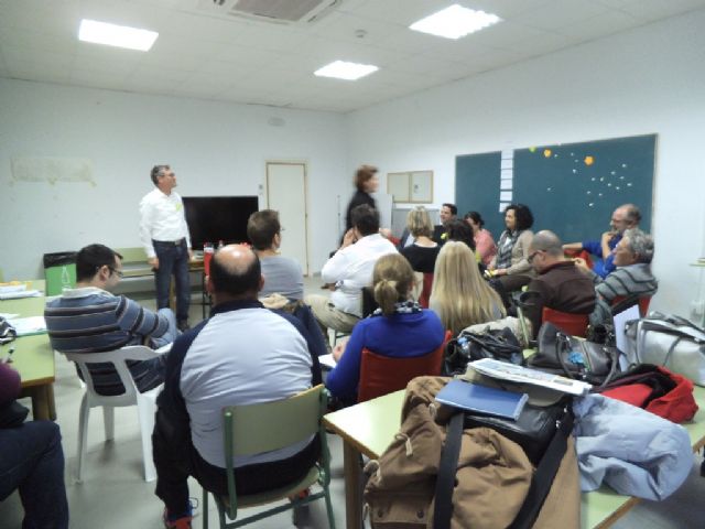 Trece asociaciones aprenden a mejorar su funcionamiento en el V Curso de Gestión ofrecido por el Hotel de Asociaciones de San Javier - 1, Foto 1