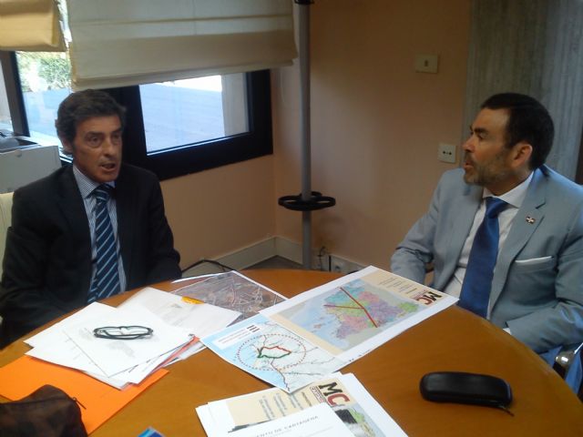 En su visita a la Consejería de fomento, MC confirma que las infraestructuras proyectadas no vertebran la Región - 1, Foto 1