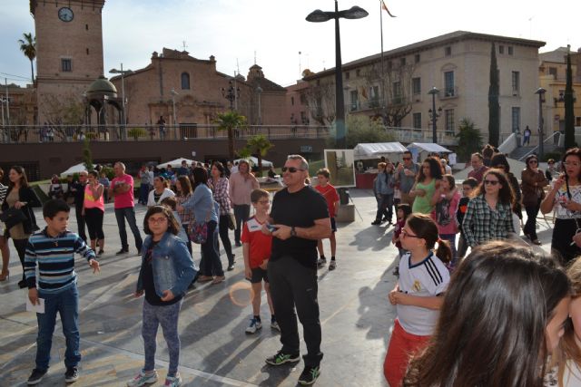 Cerca de una veintena de asociaciones participaron en la iniciativa Nos Vemos en la Plaza convirtiéndose en un referente cultural, social y juvenil, Foto 3