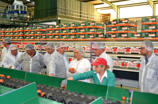 Martínez-Cachá destaca el valor añadido de los productos agroalimentarios de la Región por su calidad y por las técnicas de producción empleadas - 1, Foto 1