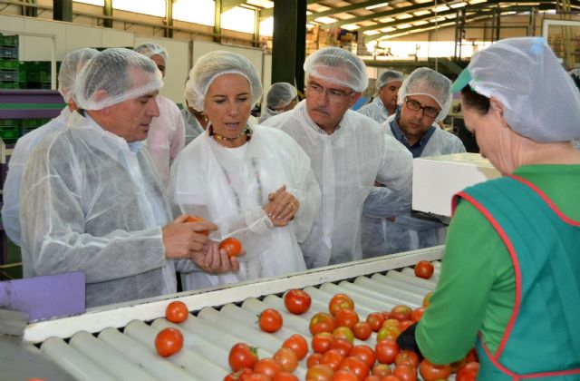Martínez-Cachá destaca el valor añadido de los productos agroalimentarios de la Región por su calidad y por las técnicas de producción empleadas - 2, Foto 2