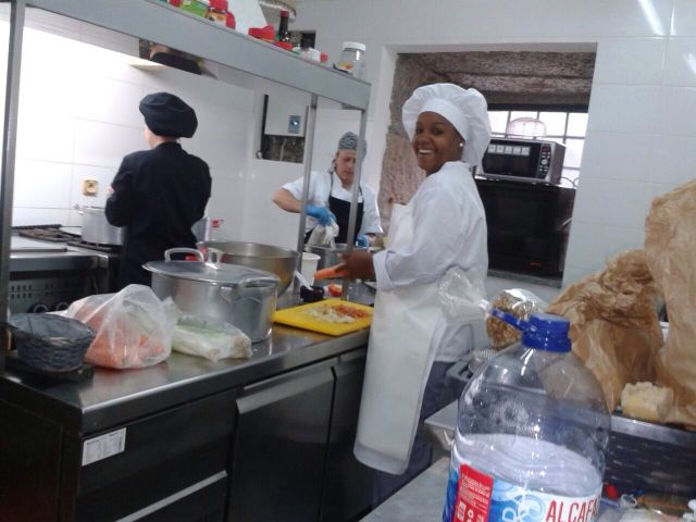 Alumnos de los cursos Cocina y Camarero realizan sus prácticas en Portugal - 2, Foto 2