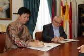 La UCAM refuerza su apoyo al ftbol y a los ms desfavorecidos en Indonesia