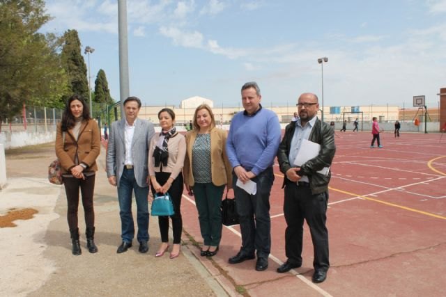 Educación y el Ayuntamiento de Bullas planifican mejorar las instalaciones del colegio público Obispo García Ródenas - 1, Foto 1