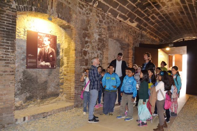 Los alumnos de Ecoescuelas Litorales visitan el patrimonio ferroviario de Águilas - 2, Foto 2