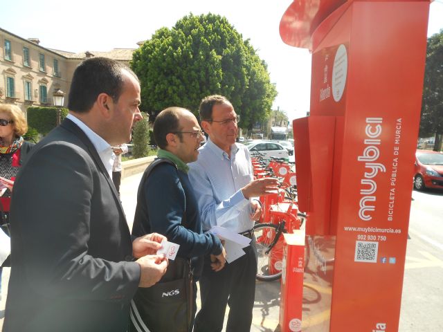 El Alcalde conoce el nuevo sistema de alquiler de bicicleta - 1, Foto 1