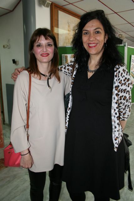 Juana Cortés y María Blázquez reciben los premios de los concursos literarios en el Día del Libro - 1, Foto 1
