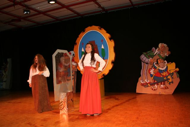 Juana Cortés y María Blázquez reciben los premios de los concursos literarios en el Día del Libro - 5, Foto 5