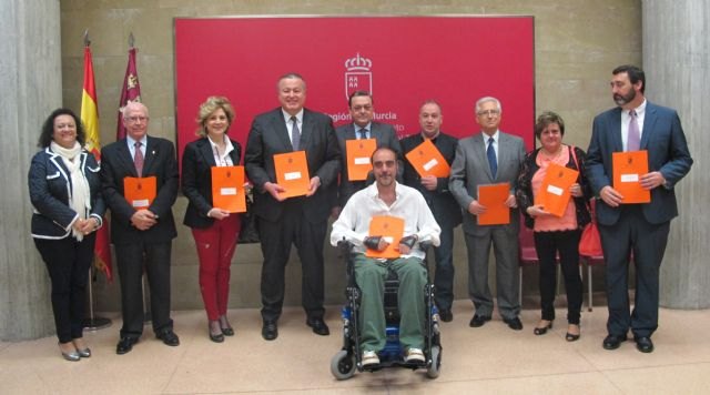 Cuatro mesas de trabajo inician la semana próxima los trabajos de redacción del Libro Blanco de la Construcción - 1, Foto 1