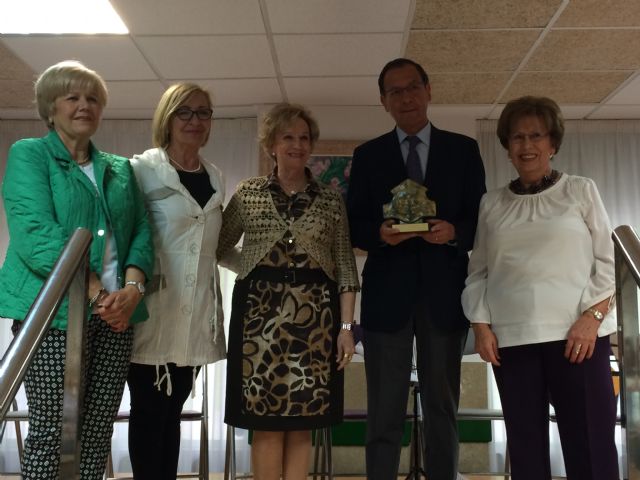 Los mayores de San Miguel rinden un homenaje al Alcalde en el décimo aniversario de su centro - 1, Foto 1