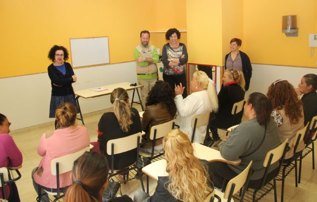 Puerto Lumbreras impulsa un proyecto de Atención Social con la comunidad gitana - 1, Foto 1