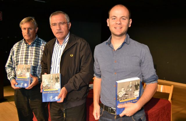 Pedro Francisco Sánchez Albarracín presenta su libro Historia del trovo en Águilas - 2, Foto 2