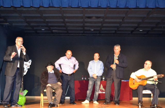 Pedro Francisco Sánchez Albarracín presenta su libro Historia del trovo en Águilas - 4, Foto 4