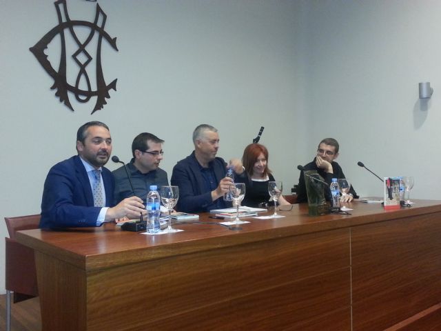 El Casino acoge la presentación del XII premio Anaya de literatura infantil y juvenil El sueño de Berlín - 2, Foto 2