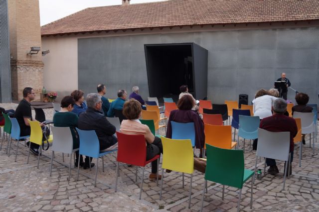 Ceutí conmemoró el Día del Libro con una lectura muy especial del Quijote en La Conservera - 3, Foto 3