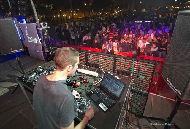 Miles de personas bailaron al ritmo de los mejores Dj de España - 5, Foto 5