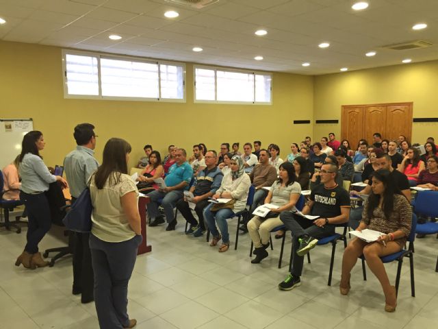 Cerca de 70 alumnos participan en Ceutí en un curso de manipulador de alimentos - 2, Foto 2