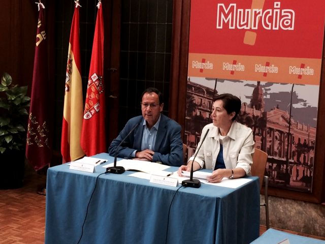 El Alcalde Cámara firma un convenio para reforzar la protección a las víctimas de la violencia de género - 1, Foto 1