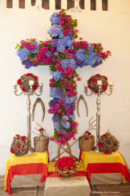 Ya están aquí las Cruces de Mayo 2015 - 1, Foto 1