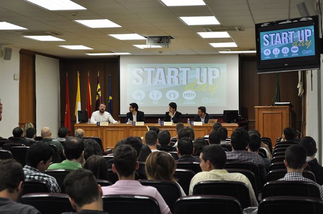 La UCAM colabora con cerca de 4.000 entidades para potenciar la inserción laboral de sus estudiantes - 1, Foto 1